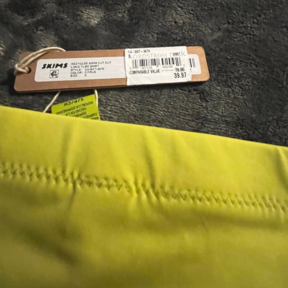 SKIMS neon strapless mini-dress - Picture 3 of 3